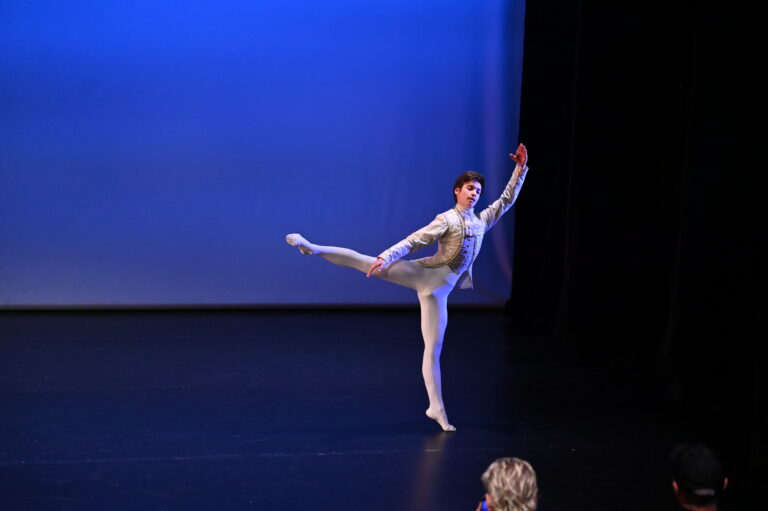 fs0024_1059_ANATOLI_BODROV_THE_SLEEPING_BEAUTY_TCHAIKOVSKY_PETIPA