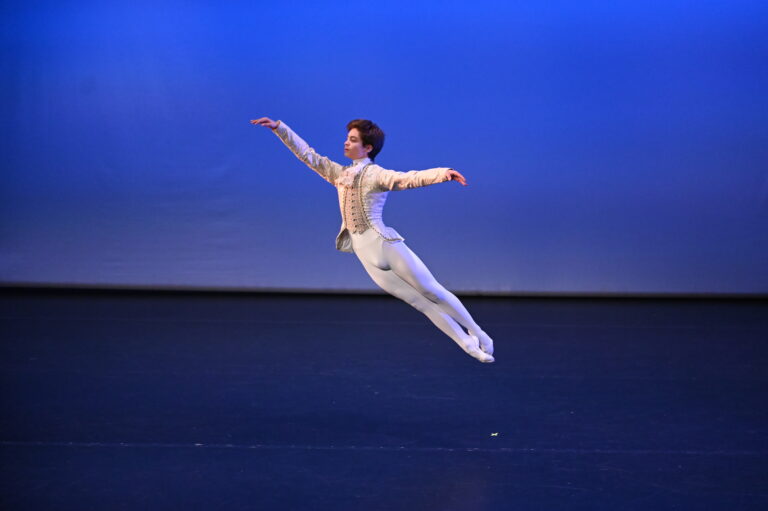 fs0062_1059_2_ANATOLI_BODROV_THE_NUTCRACKER_TCHAIKOVSKY_ACT_II_VARIATIONS